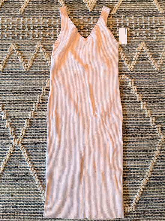 Reformation Dresses & Skirts - REFORMATION Women’s Ribbed V-Neck Sleeveless Midi Dress - Blush